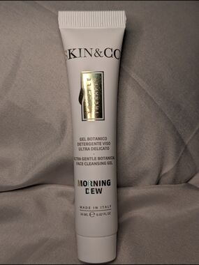 SKIN&CO Morning Dew Ultra Gentle Botanical Face Cleansing Gel - White